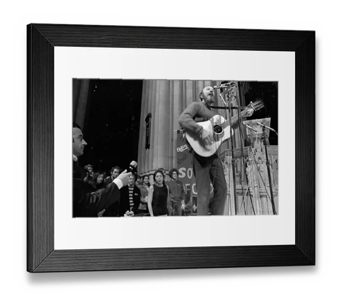 Framed Print : Photo of Pete Seeger