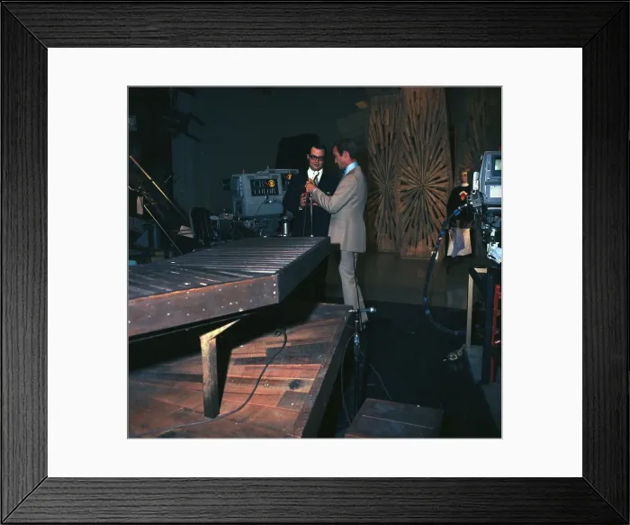 Framed Print : Photo of Glen Campbell Framed Print : Photo of Glen Campbell