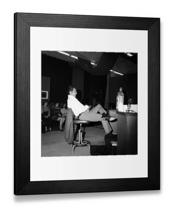 Framed Print : Photo of Dean Martin Framed Print : Photo of Dean Martin