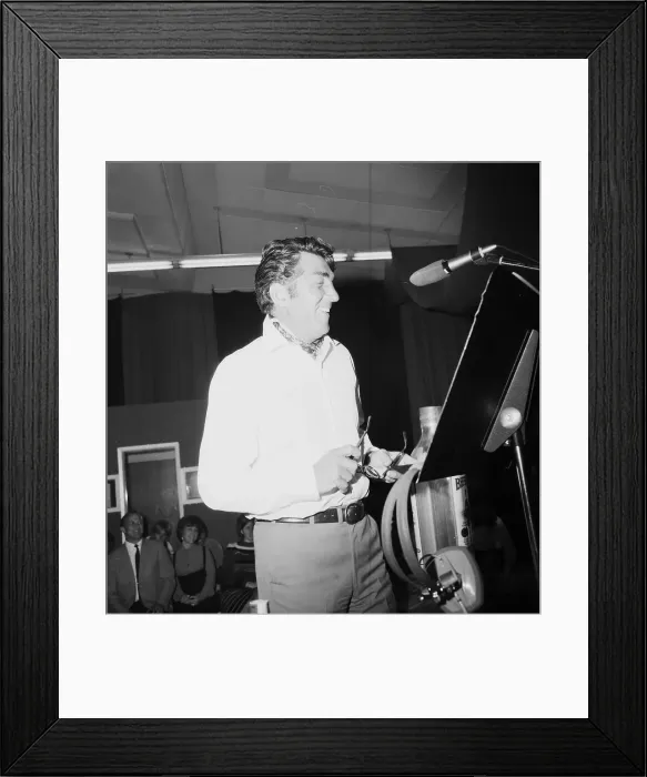 Framed Print : Photo of Dean Martin