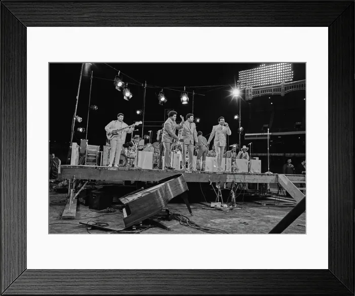 Framed Print : The Isley Brothers Play Yankee Stadium Framed Print : The Isley Brothers Play Yankee Stadium