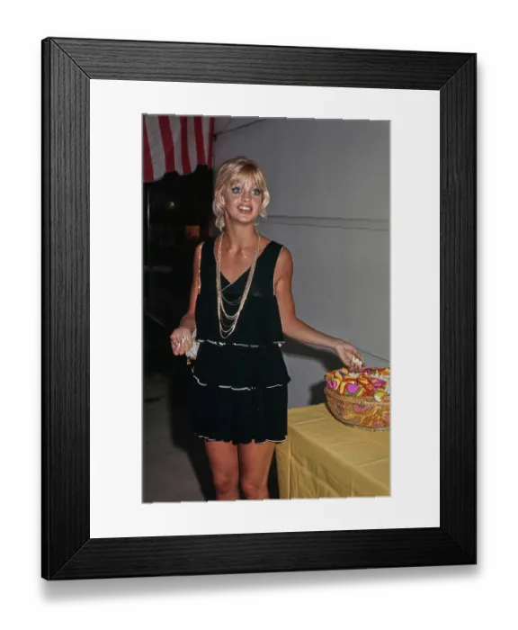 Framed Print : Goldie Hawn Framed Print : Goldie Hawn
