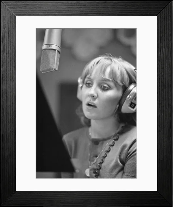 Framed Print : Lulu photo shoot at Muscle Shoals Sound Studios Framed Print : Lulu photo shoot at Muscle Shoals Sound Studios
