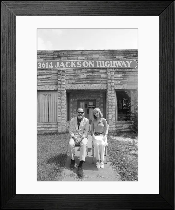 Framed Print : Lulu photo shoot at Muscle Shoals Sound Studios