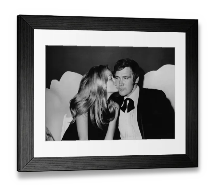 Framed Print : Farrah Fawcett And Lee Majors Framed Print : Farrah Fawcett And Lee Majors