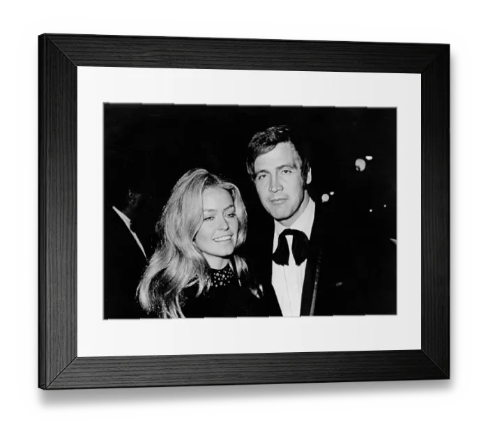 Framed Print : Farrah Fawcett And Lee Majors Framed Print : Farrah Fawcett And Lee Majors