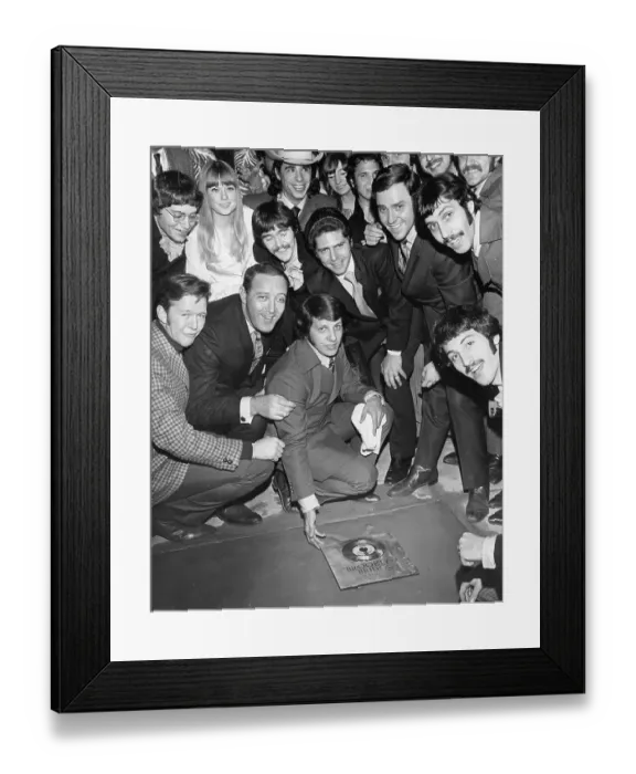 Framed Print : Pop Band Brooklyn Bridge Portrait With Plaque Framed Print : Pop Band Brooklyn Bridge Portrait With Plaque