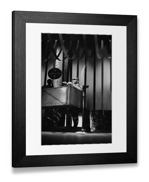Framed Print : Isaac Hayes Concert Framed Print : Isaac Hayes Concert