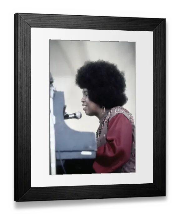 Framed Print : Roberta Flack At Newport Framed Print : Roberta Flack At Newport