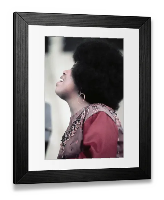 Framed Print : Roberta Flack At Newport Framed Print : Roberta Flack At Newport