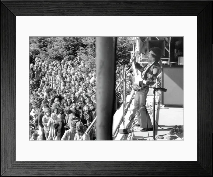 Framed Print : Jimi Hendrix Plays His Last Concert Framed Print : Jimi Hendrix Plays His Last Concert