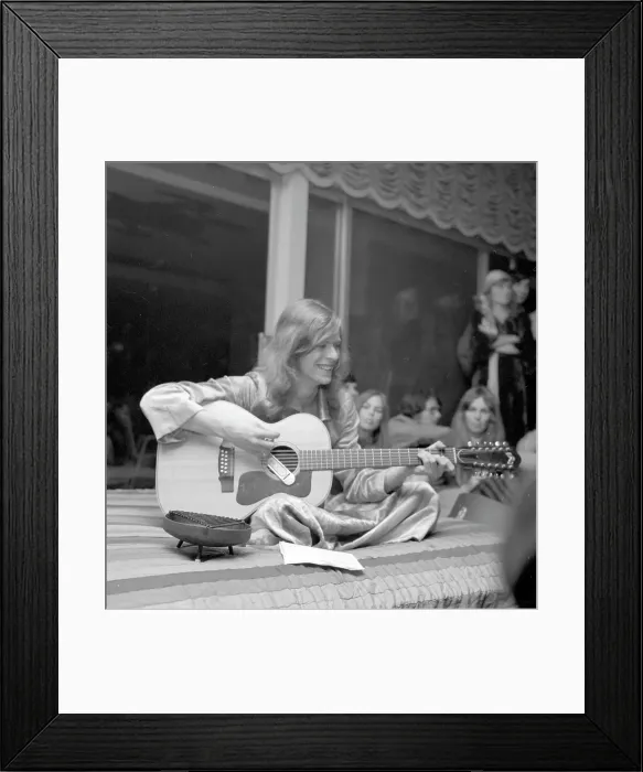 Framed Print : David Bowie At Bingeheimer Party Framed Print : David Bowie At Bingeheimer Party