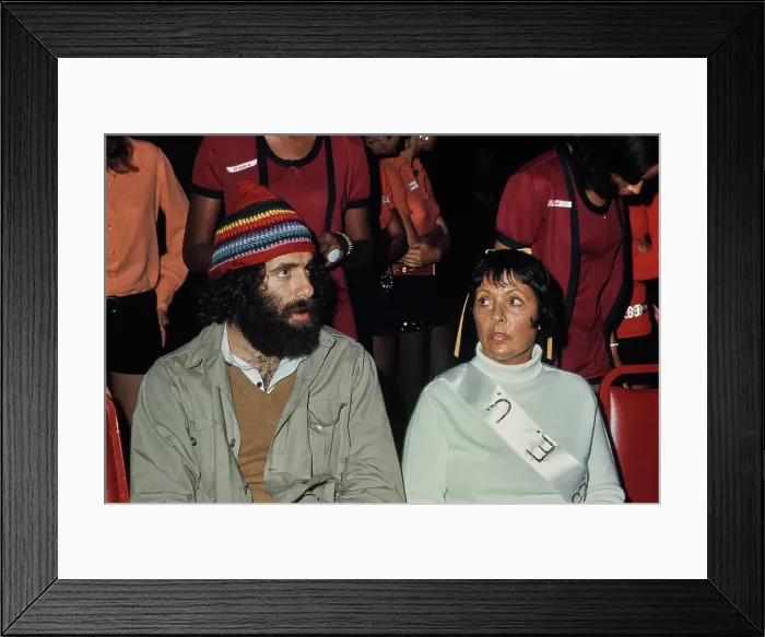 Framed Print : Elliott Gould and Keely Smith