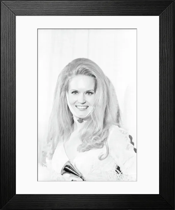 Framed Print : Photo of Lynn Anderson Framed Print : Photo of Lynn Anderson