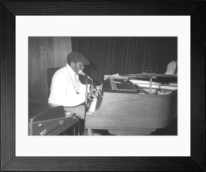 Framed Print : Photo of Donny Hathaway Framed Print : Photo of Donny Hathaway
