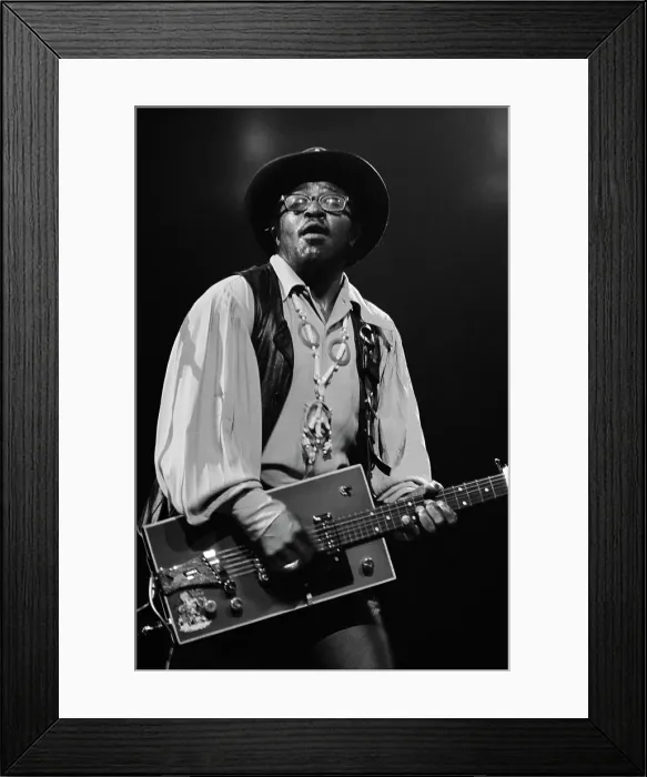 Framed Print : Bo Diddley Framed Print : Bo Diddley