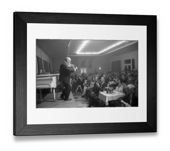 Framed Print : Gert Fröbe In Perfornce Framed Print : Gert Fröbe In Perfornce