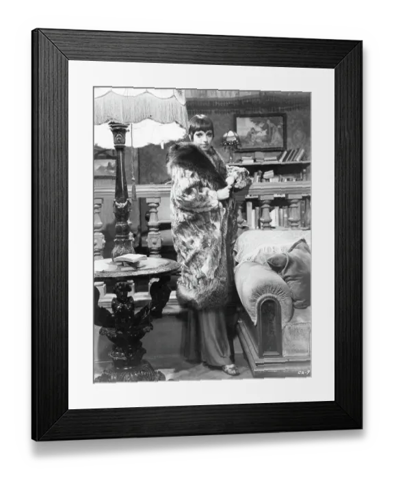 Framed Print : Photo of Liza Minnelli Framed Print : Photo of Liza Minnelli