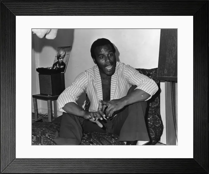Framed Print : Fred Williamson At Home