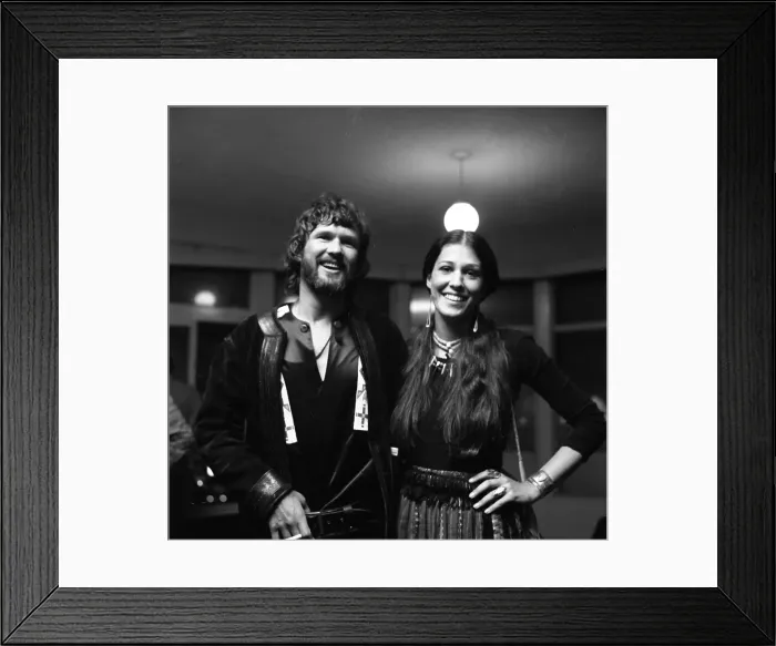 Framed Print : Kris Kristofferson And Rita Coolidge At The Troubadour Framed Print : Kris Kristofferson And Rita Coolidge At The Troubadour