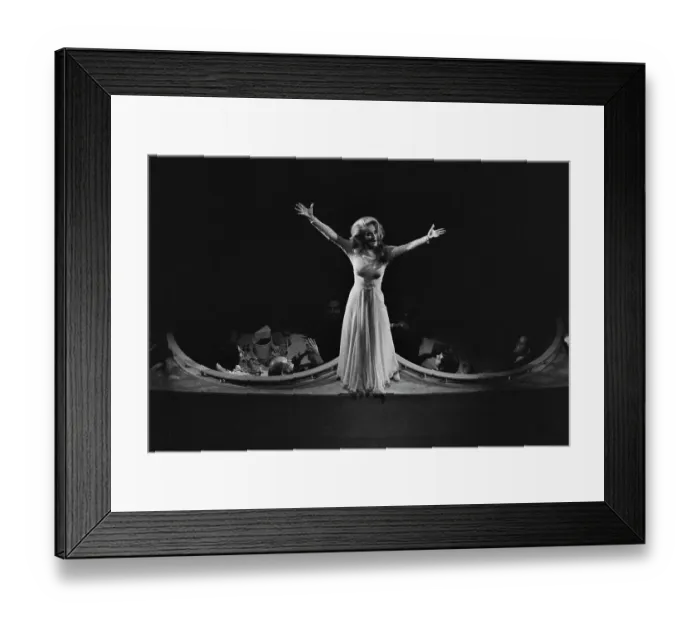 Framed Print : Ann-Margret in Las Vegas