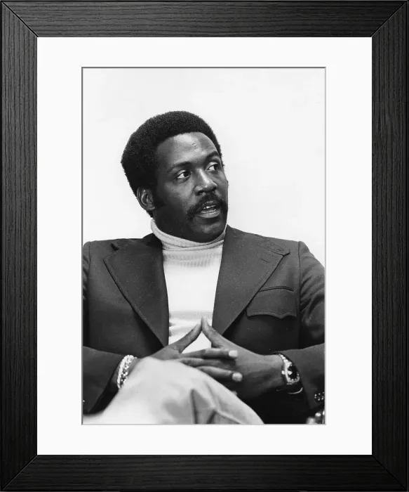 Framed Print : Richard Roundtree Portrait Session Framed Print : Richard Roundtree Portrait Session