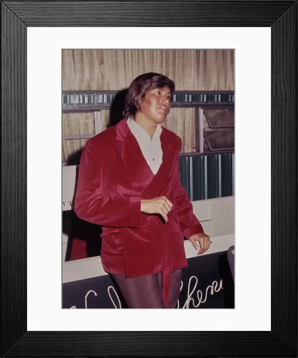 Framed Print : Wayne Newton At The Frontier On The Strip Framed Print : Wayne Newton At The Frontier On The Strip
