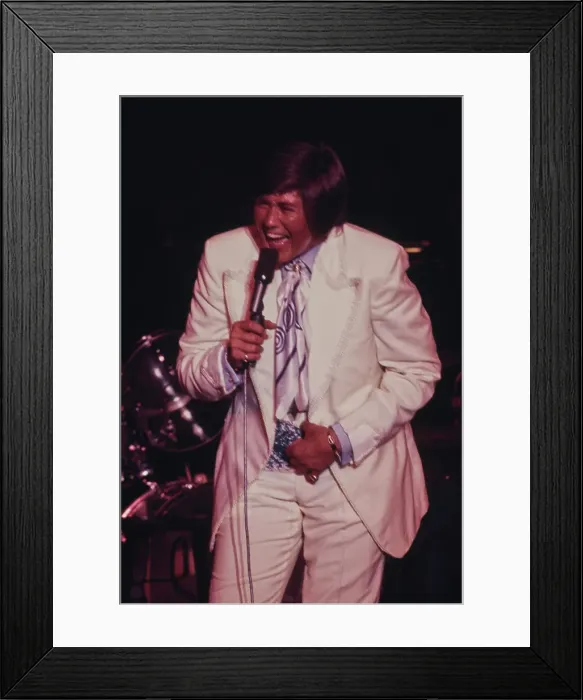Framed Print : Wayne Newton Plays The Frontier On The Las Vegas Strip Framed Print : Wayne Newton Plays The Frontier On The Las Vegas Strip
