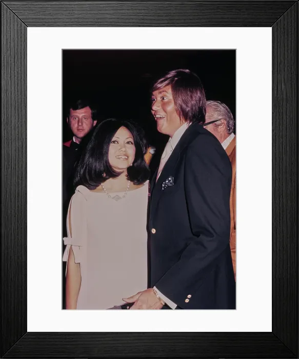 Framed Print : Mr. & Mrs. Las Vegas Framed Print : Mr. & Mrs. Las Vegas
