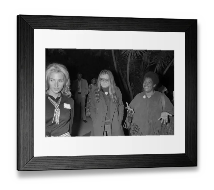 Framed Print : Steinem And Sloan-Hunter At Rally Framed Print : Steinem And Sloan-Hunter At Rally
