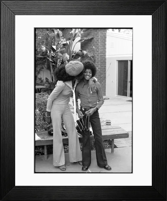Framed Print : A Kiss For Michael Framed Print : A Kiss For Michael