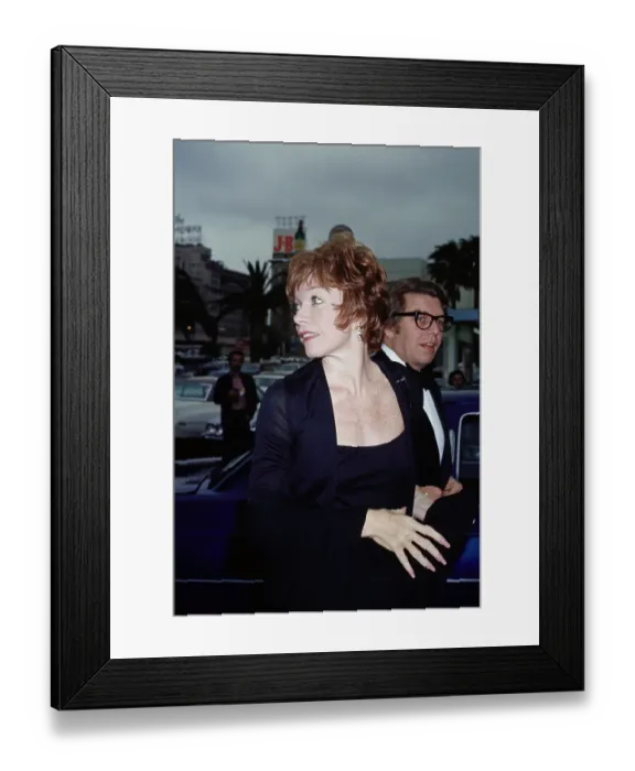 Framed Print : Shirley MacLaine & Pete Hamill Framed Print : Shirley MacLaine & Pete Hamill