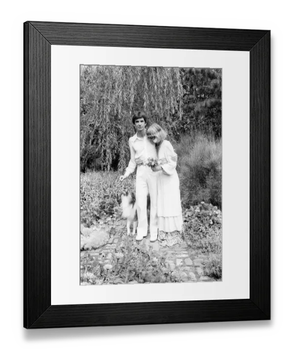 Framed Print : The Marriage Of Tony Perkins And Berry Berenson Framed Print : The Marriage Of Tony Perkins And Berry Berenson