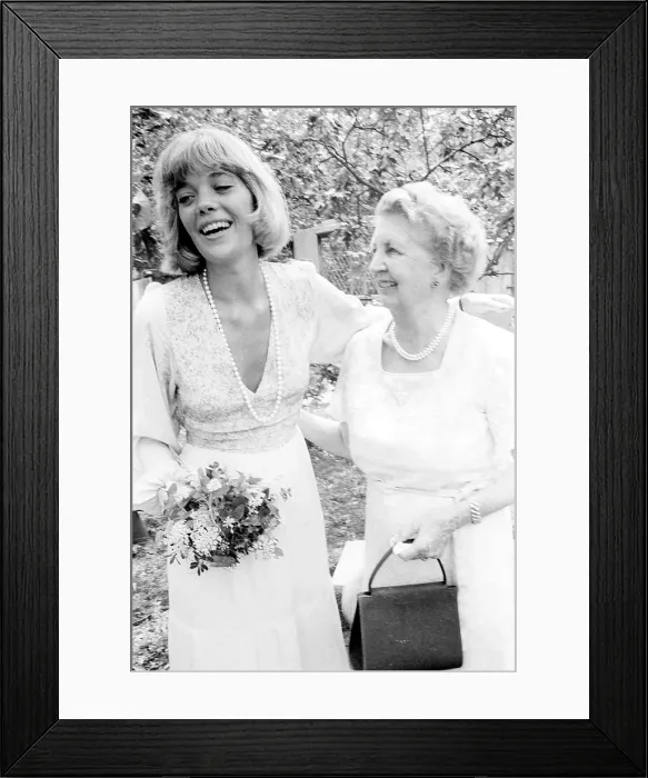 Framed Print : The Marriage Of Tony Perkins And Berry Berenson Framed Print : The Marriage Of Tony Perkins And Berry Berenson
