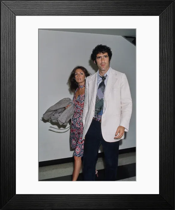 Framed Print : Elliott Gould and Jennifer O'Neill Framed Print : Elliott Gould and Jennifer O'Neill