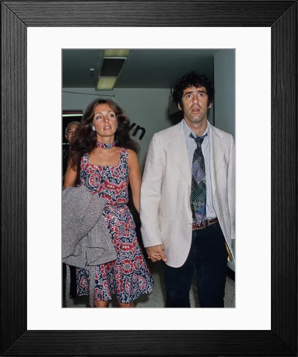 Framed Print : Elliott Gould and Jennifer O'Neill Framed Print : Elliott Gould and Jennifer O'Neill