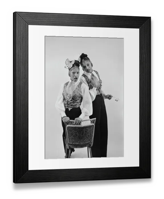 Framed Print : Lisa Jones And Pat Davis - Soul Train Dancers Framed Print : Lisa Jones And Pat Davis - Soul Train Dancers