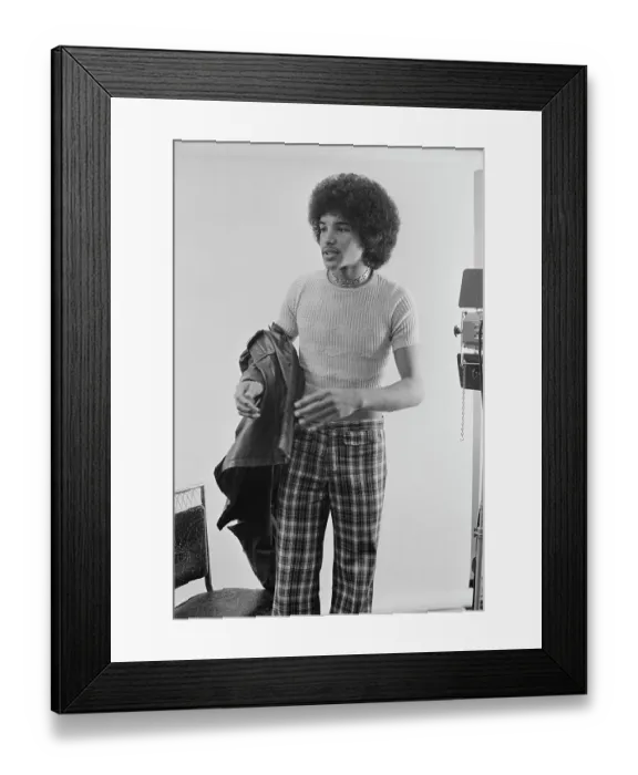 Framed Print : Tyrone Swan - Soul Train Dancer