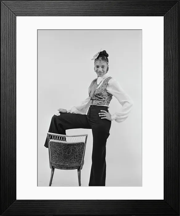 Framed Print : Lisa Jones - Soul Train Dancers Framed Print : Lisa Jones - Soul Train Dancers