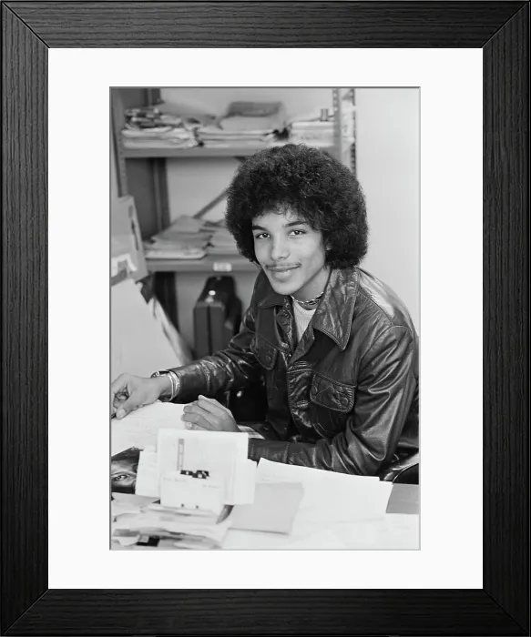 Framed Print : Tyrone Swan - Soul Train Dancer