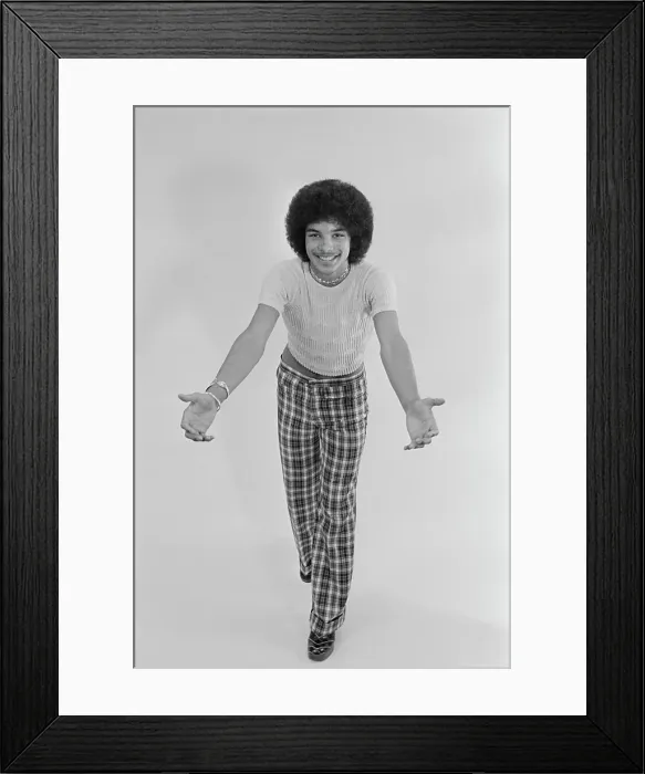 Framed Print : Tyrone Swan - Soul Train Dancer