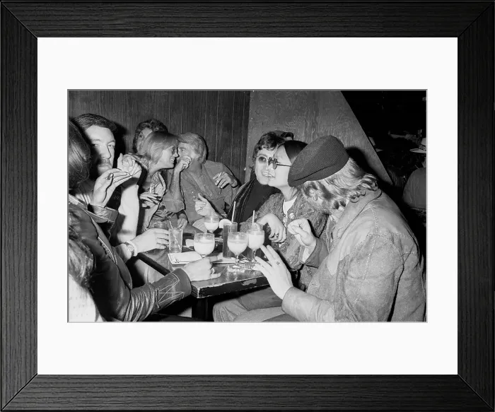 Framed Print : Beatle Lennon Turns Heckler, March 1974 Framed Print : Beatle Lennon Turns Heckler, March 1974