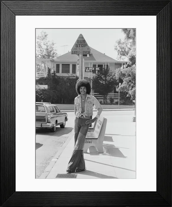 Framed Print : Tyrone Swan - Soul Train Dancer