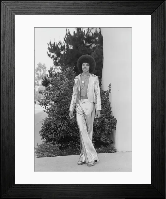 Framed Print : Tyrone Swan - Soul Train Dancer