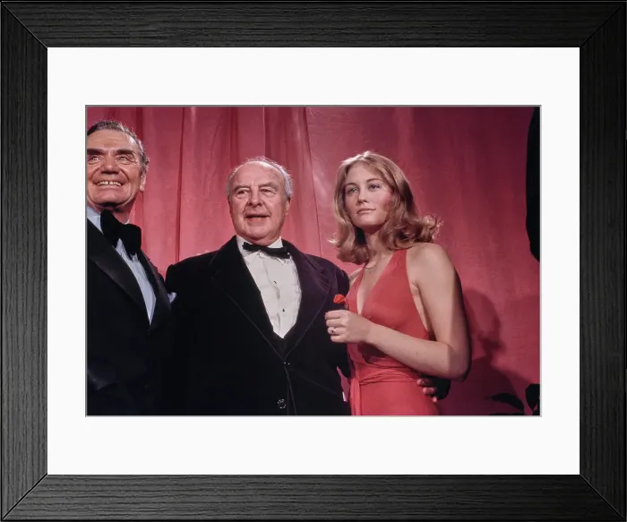 Framed Print : 46th Academy Awards - Press Room Framed Print : 46th Academy Awards - Press Room