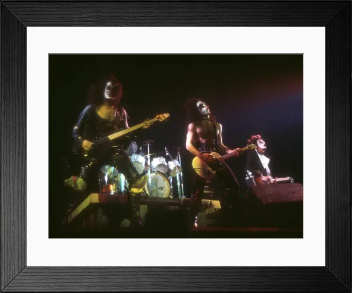 Framed Print : Kiss Performing