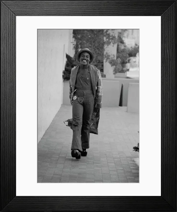 Framed Print : Soul Train Dancer Fashion shoot Framed Print : Soul Train Dancer Fashion shoot
