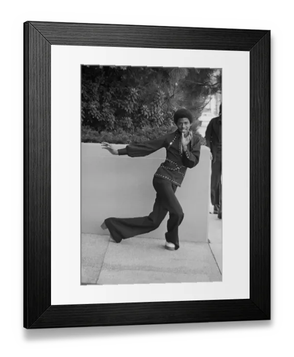 Framed Print : Soul Train Dancer Fashion shoot Framed Print : Soul Train Dancer Fashion shoot