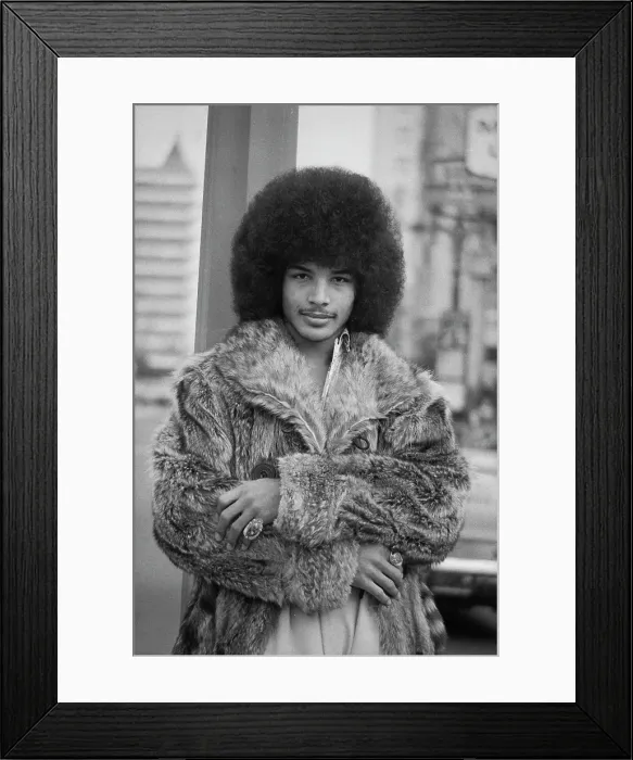 Framed Print : Soul Train Dancer Fashion Shoot Framed Print : Soul Train Dancer Fashion Shoot