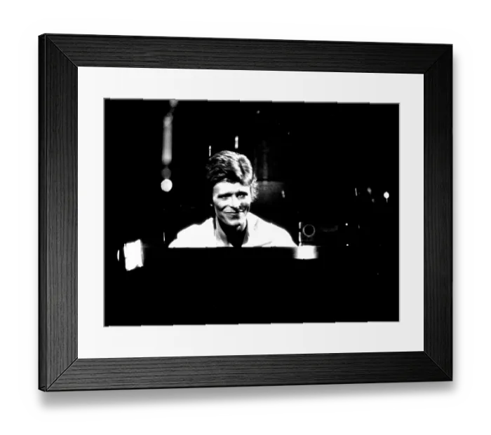 Framed Print : David Bowie Portrait Framed Print : David Bowie Portrait